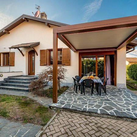 Villa Iris -Pet Friendly Stay - Garden - Private Parking- Bike Friendly Holiday House Colico Exterior foto